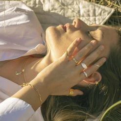 Jane Kønig Reflection V-ring, Gold-plated Sterling Silver-46 6 Jane Kønig Reflection V-ring, Gold-plated Sterling Silver-46 -Pernille Corydon Butik 5715180052095 5